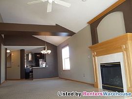Spotless 3 Bedroom Townhome in Maple Gro in Corcoran, MN (Photo 4 of 5)