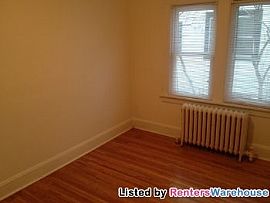 2+ Bedroom Lower Duplex in Hamline-Midwa in Saint Paul, MN (Photo 5 of 5)