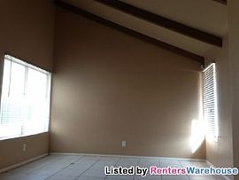 Renters Warehouse Leasing The Property in Phoenix, AZ (Photo 3 of 5)