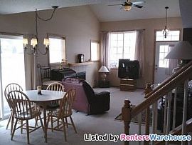 Fantastic 3bd/1.5ba End-Unit in Elk Rive in Elk River, MN (Photo 4 of 5)