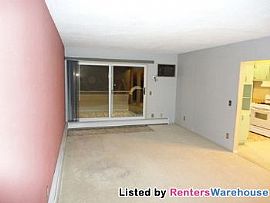 Great 2 Bedroom Condo in Plymouth in Minneapolis, MN (Photo 2 of 5)