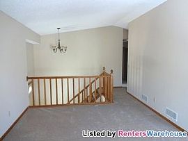 Beautiful 2 Bedroom Townhouse in Minneto in Eden Prairie, MN (Photo 5 of 5)