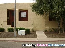 Charming 2 Bed/1.5 Bath Condo in East Me in Mesa, AZ