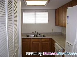 Charming 2 Bed/1.5 Bath Condo in East Me in Mesa, AZ (Photo 4 of 5)