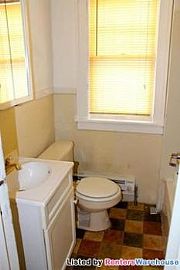 1 Bedroom Duplex Unit in Minneapolis, MN (Photo 5 of 5)