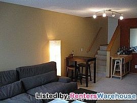 Great Woodbury Townhome! in Saint Paul, MN (Photo 4 of 5)