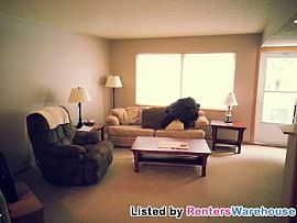 Quiet 2 Br. 1.5 Bath Townhome on Cul De in Rochester, MN (Photo 2 of 5)