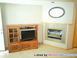 Quiet 2 Br. 1.5 Bath Townhome on Cul De in Rochester, MN (Photo 3 of 5)