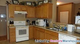 1 Level, 2bd/2ba Shakopee Townhouse! in Shakopee, MN (Photo 4 of 5)
