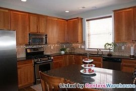Luxury 3br End Unit in Eden Prairie! in Eden Prairie, MN (Photo 4 of 5)