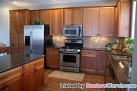 Luxury 3br End Unit in Eden Prairie! in Eden Prairie, MN (Photo 5 of 5)