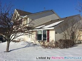 Charming Oakdale Townhome. in Landfall Village, MN