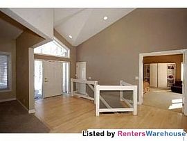 Stunning 4 Bedroom House in Shorewood in Deephaven, MN (Photo 3 of 5)