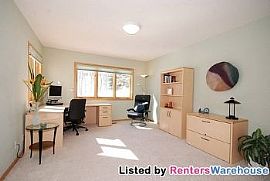 Stunning 4 Bedroom House in Shorewood in Deephaven, MN (Photo 5 of 5)