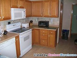 Beautiful 2bd/1.5ba Townhouse! in Corcoran, MN (Photo 2 of 5)