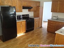 Great 5 Bed / 3 Bath Sfh in Se Metro! in Farmington, MN (Photo 2 of 5)