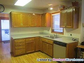 Great 5 Bed / 3 Bath Sfh in Se Metro! in Farmington, MN (Photo 3 of 5)