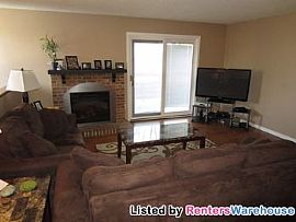 2 Bedrooms, Fireplace, Deck, Garage, Nea in Minneapolis, MN (Photo 2 of 5)