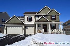 Stunning 4br/3ba Executive Home in Plymo in Minneapolis, MN