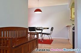 Spacious 3br/2.5ba Townhome in Eden Prai in Eden Prairie, MN (Photo 2 of 5)