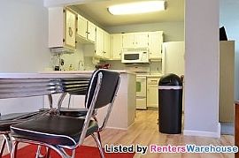 Spacious 3br/2.5ba Townhome in Eden Prai in Eden Prairie, MN (Photo 3 of 5)