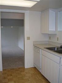 2 Bedroom Duplex in Puyallup in Alderton, WA (Photo 5 of 5)