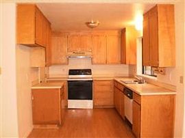 South Hill 3 Bedroom Rambler in Puyallup, WA (Photo 4 of 5)