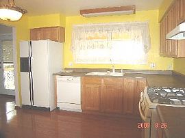 4 Bedroom Home - View!! in Aurora, CO (Photo 2 of 4)