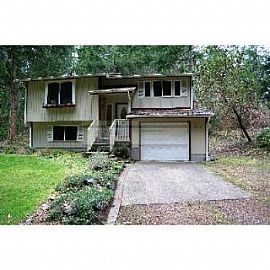 Wonderful Home in Desired Location! in Fox Island, WA