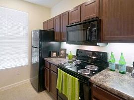 2 Bed 2 Bath with Large Kitchen in San Ant in San Antonio, TX (Photo 2 of 5)