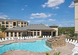 2 Bed 2 Bath with Large Kitchen in San Ant in San Antonio, TX (Photo 4 of 5)