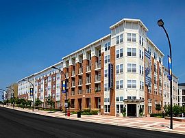 2 Bd/2 Bath Chef-Caliber Kitchens! Washe in Silver Spring, MD (Photo 3 of 5)