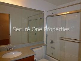 Real City Living! Tri-Level 2 Bed- Loft in Burbank, CA (Photo 4 of 5)