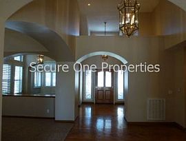 Guard-Gated 'Ridge Gate Estates' in Northridge, CA (Photo 2 of 5)