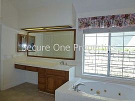 Guard-Gated 'Ridge Gate Estates' in Northridge, CA (Photo 4 of 5)