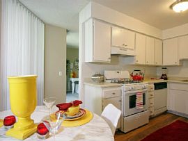 2 Bd/1 Bath Located in The Heart of Palm in Barona Rancheria, CA (Photo 5 of 5)