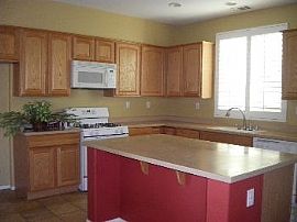 3 Bd/ 2.5 Ba with Community Ammenities! in Perris, CA (Photo 2 of 5)