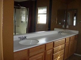 3 Bd/ 2.5 Ba with Community Ammenities! in Perris, CA (Photo 5 of 5)