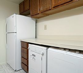 2 Bd/1 Bath New Carrollton Apts with Poo in Cheverly, MD (Photo 3 of 5)