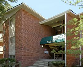 2 Bd/1 Bath New Carrollton Apts with Poo in Cheverly, MD (Photo 5 of 5)