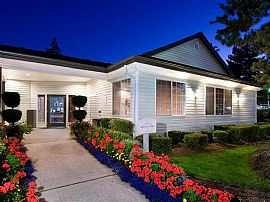 3 Bd/2 Bath Mins to Redmond Town Center in Adelaide, WA