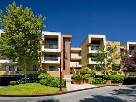 1 Bd/1 Bath 1 Bed Apt - Close to The 101 in North Hollywood, CA (Photo 2 of 5)