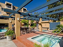 1 Bd/1 Bath 1 Bed Apt - Close to The 101 in North Hollywood, CA (Photo 4 of 5)