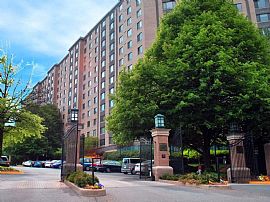 3 Bd/2 Bath Highly Ranked Fairfax County in Falls Church, VA (Photo 3 of 5)