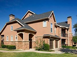 2 Bd/2 Bath 1 Bed Great Location and Gre in Irving, TX (Photo 4 of 5)