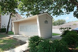 2 Bd/1 Bath Carrollton Oaks Apartment Ho in Carrollton, TX (Photo 2 of 5)