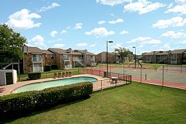 2 Bd/1 Bath Carrollton Oaks Apartment Ho in Carrollton, TX (Photo 4 of 5)