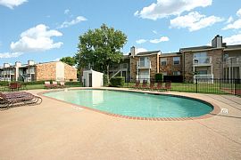 2 Bd/1 Bath Carrollton Oaks Apartment Ho in Carrollton, TX (Photo 5 of 5)