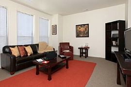 Large Floor Plans Near Public Transporta in Chicago, IL (Photo 3 of 5)