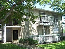 1 Bd/1 Bath Near Everything..Yet Away F in Fort Worth, TX (Photo 3 of 4)
